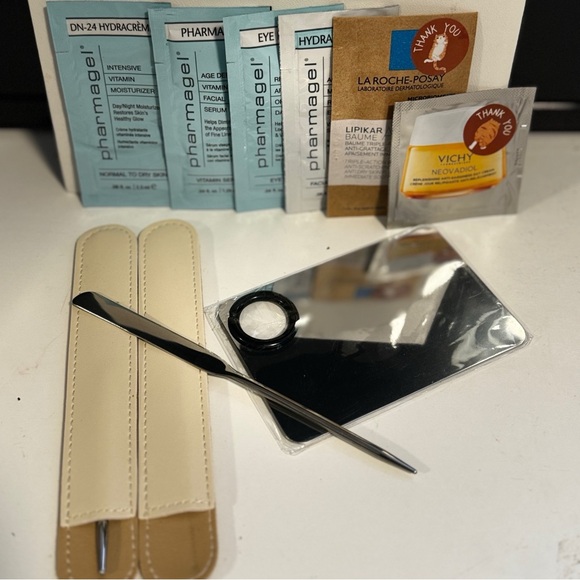 *w free items* 2 KOREAN MAKEUP SPATULA + MIXING PALLETE - Picture 2 of 4